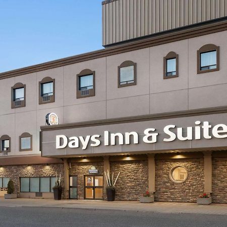 Days Inn & Suites By Wyndham Sault Ste. Marie On Buitenkant foto