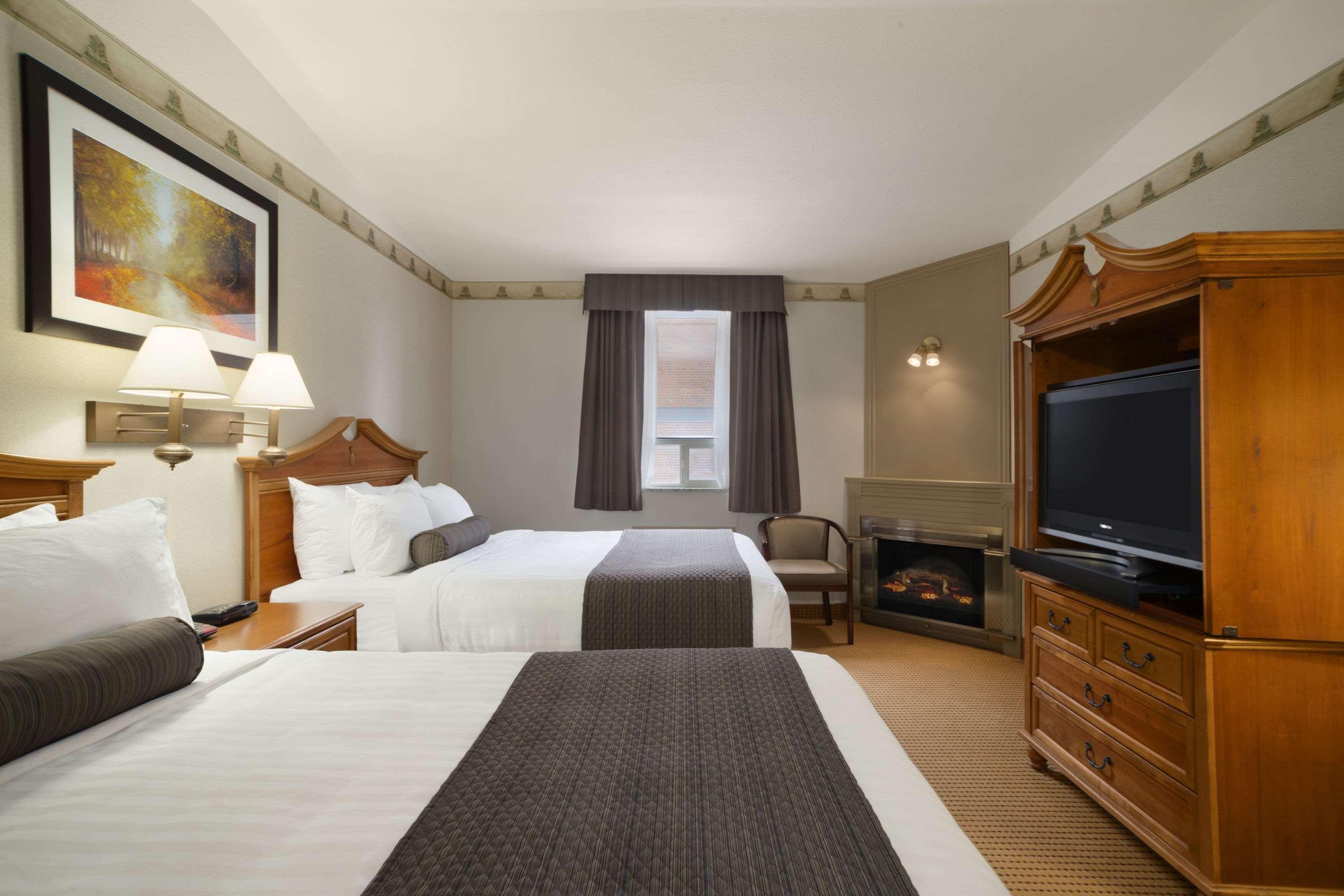Days Inn & Suites By Wyndham Sault Ste. Marie On Buitenkant foto