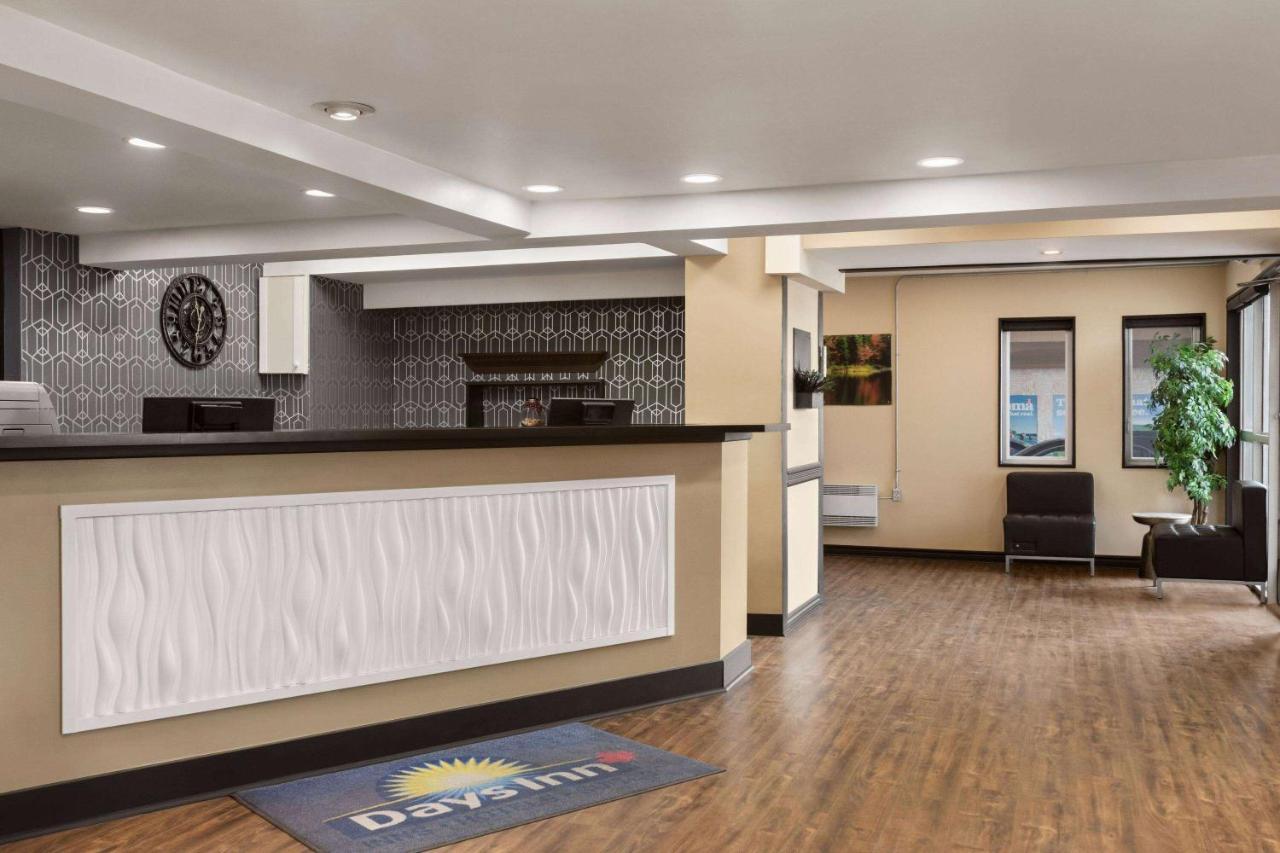 Days Inn & Suites By Wyndham Sault Ste. Marie On Buitenkant foto