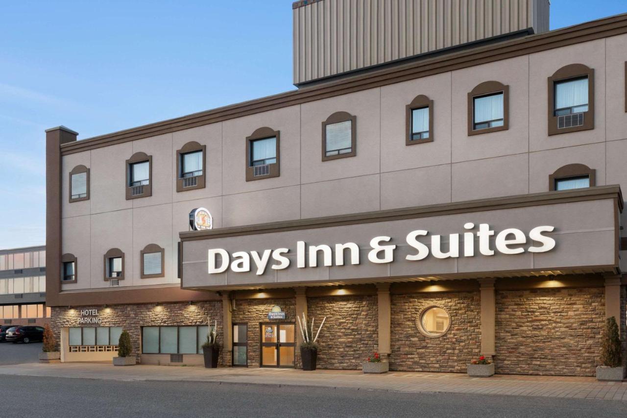 Days Inn & Suites By Wyndham Sault Ste. Marie On Buitenkant foto
