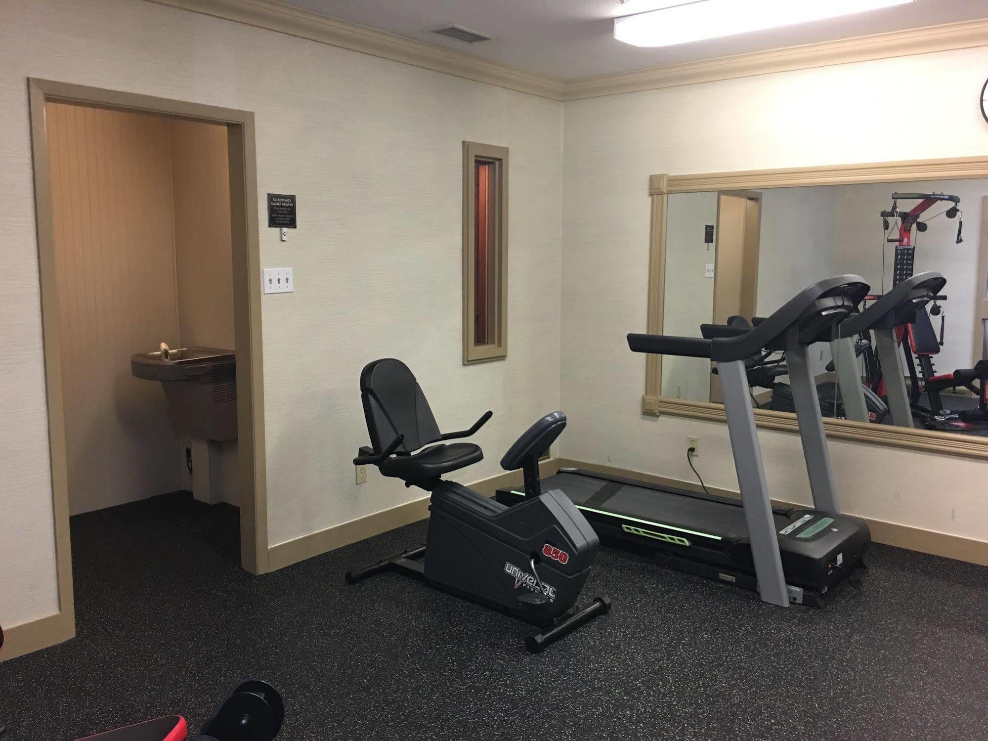 Days Inn & Suites By Wyndham Sault Ste. Marie On Buitenkant foto