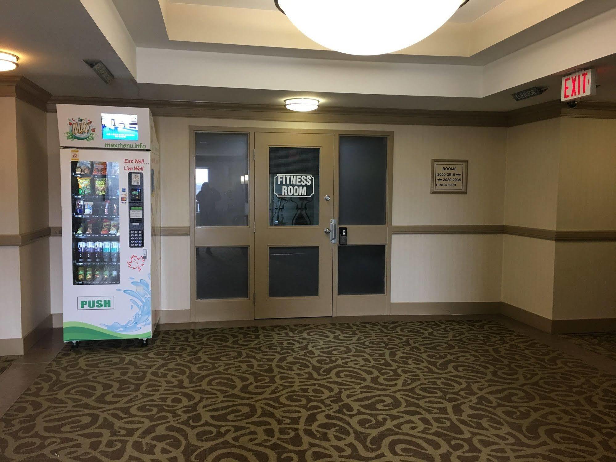 Days Inn & Suites By Wyndham Sault Ste. Marie On Buitenkant foto